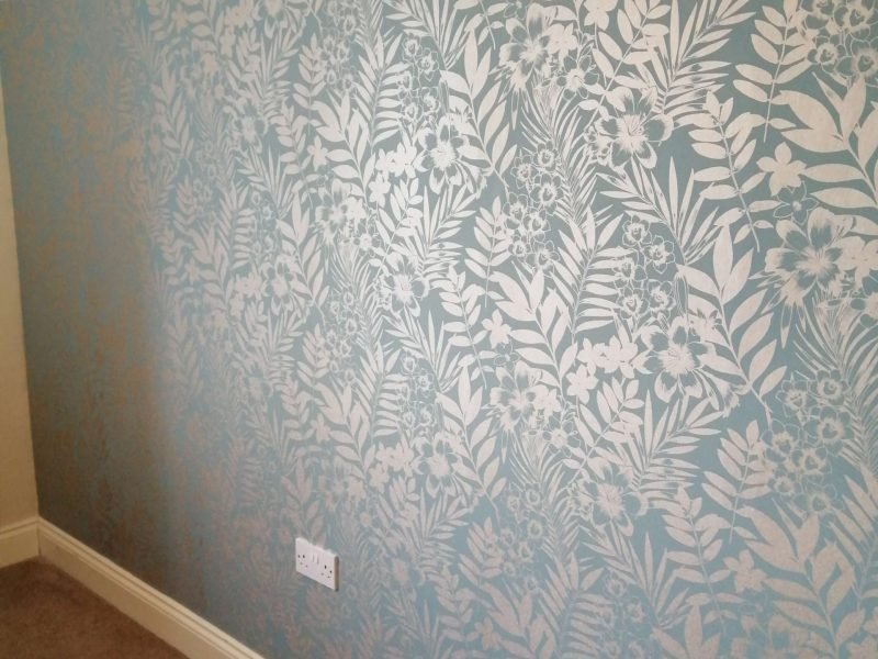 interior-decorate-wallpaper-feature-wall-clarissa-hulse-scaled